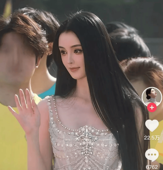 皇冠信用网登2代理_新娘因长相太美被质疑AI换脸皇冠信用网登2代理，拍摄者：她们一家都很美