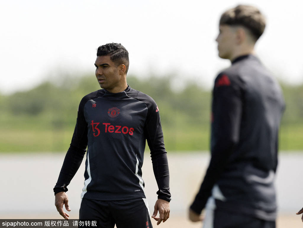 怎么弄皇冠信用网_曼联1.2亿豪购两翼齐飞！阿莫林3-4-3阵型藏玄机怎么弄皇冠信用网，B费“退位”中场？红魔复兴有望！