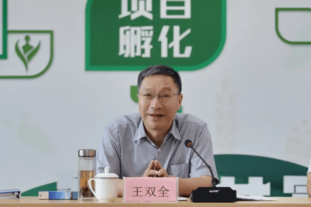 挪威足球联赛
_重回浙江担任省领导的王双全挪威足球联赛
，已任省政协党组成员