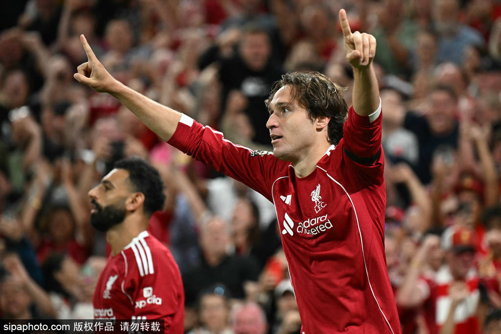 皇冠信用網如何开户_英超揭幕战-埃基蒂克传射萨拉赫破门 利物浦4-2伯恩茅斯