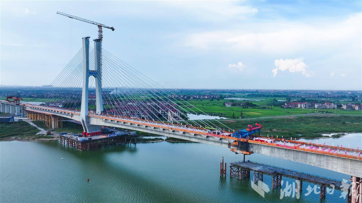 洪都拉斯国家联赛_在鄂央企承建洪都拉斯国家联赛!昌九高铁南昌扬子洲赣江公铁大桥合龙