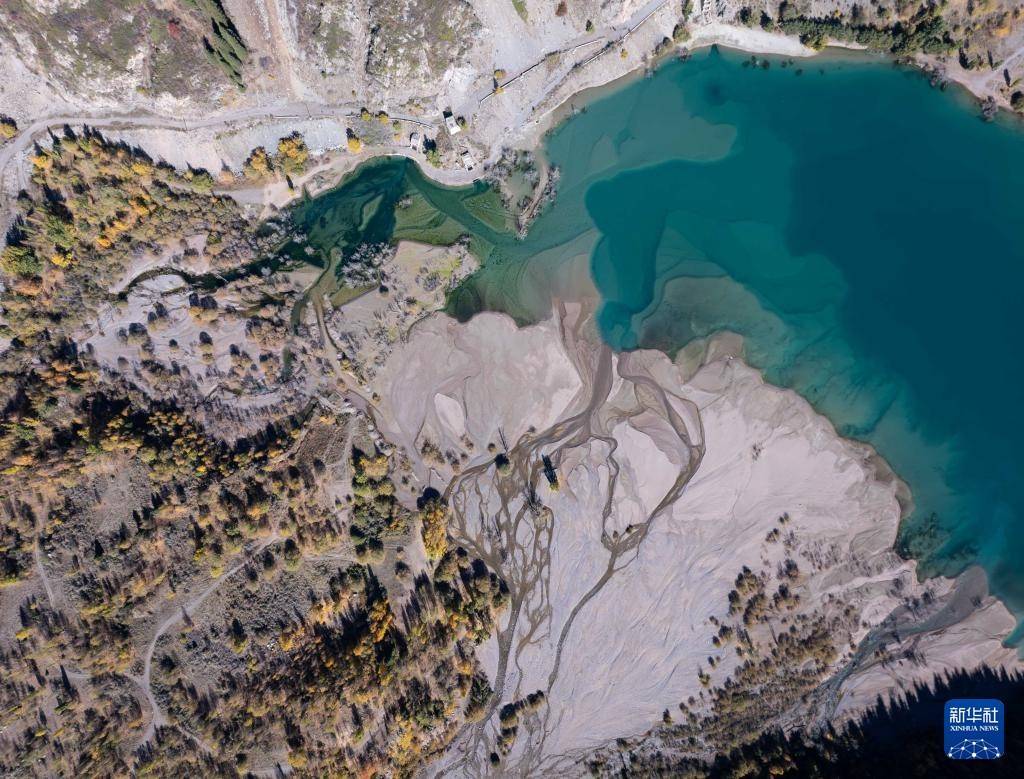 皇冠公司的代理怎么拿_哈萨克斯坦:伊塞克峡谷和伊塞克湖的秋日画卷