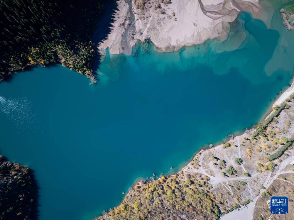 皇冠公司的代理怎么拿_哈萨克斯坦:伊塞克峡谷和伊塞克湖的秋日画卷