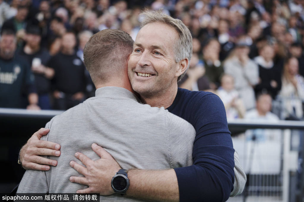 皇冠足球平台申请
_4-3逆转！3-1拿下！中超疯狂一夜：蓉城+申花紧追海港皇冠足球平台申请
，积分榜更新，争冠太刺激了