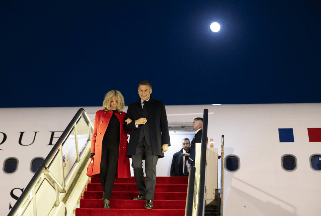 弗拉门戈足球
_马克龙抵京后发文:很高兴对中国进行第四次国事访问