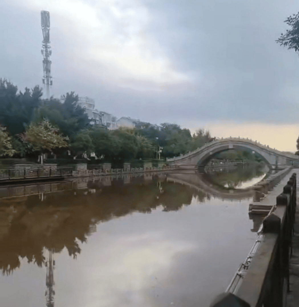 皇冠皇冠足球平台_19岁小伙为救跳河女友溺亡皇冠皇冠足球平台，家人称他不会游泳 律师：男女朋友在法律上无明确救助义务