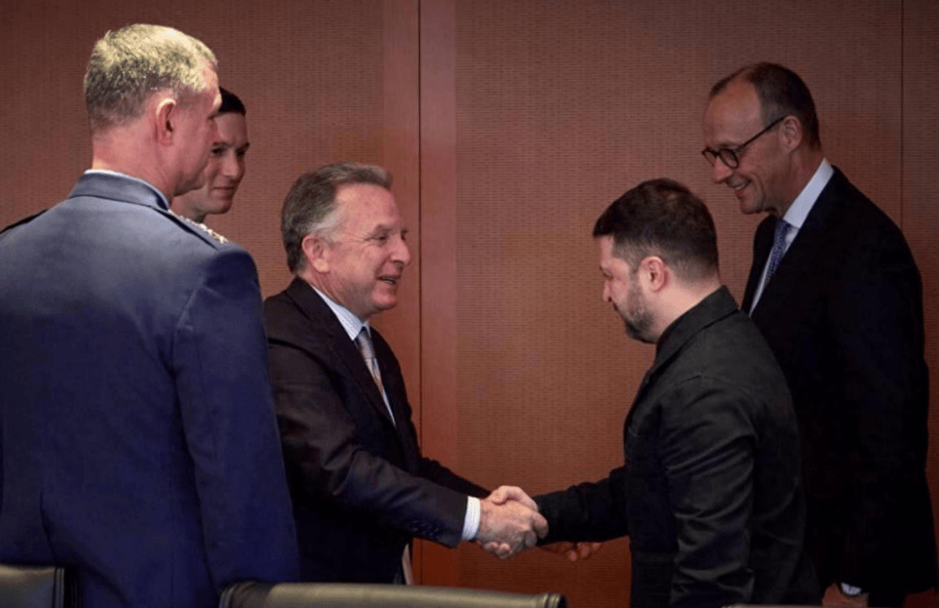 皇冠皇冠足球平台_美乌德三方谈判皇冠皇冠足球平台，泽连斯基惨遭拒绝，美国这位新面孔或将决定大局