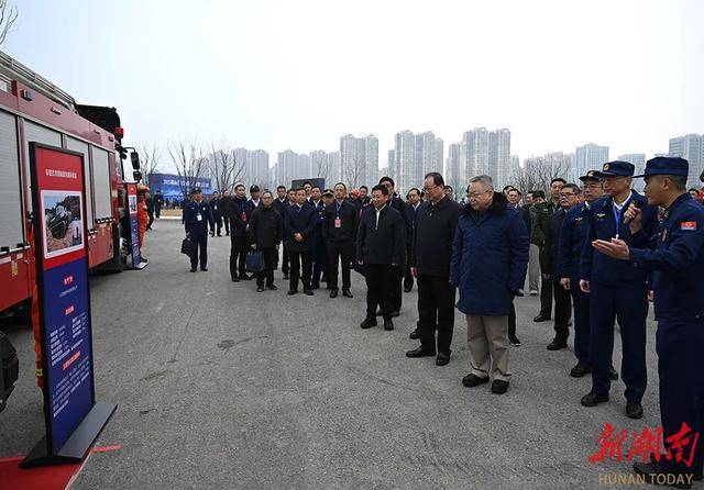 皇冠信用平台出租出售_湖南省委书记、省长皇冠信用平台出租出售，观摩全省高层建筑灭火救援综合演练