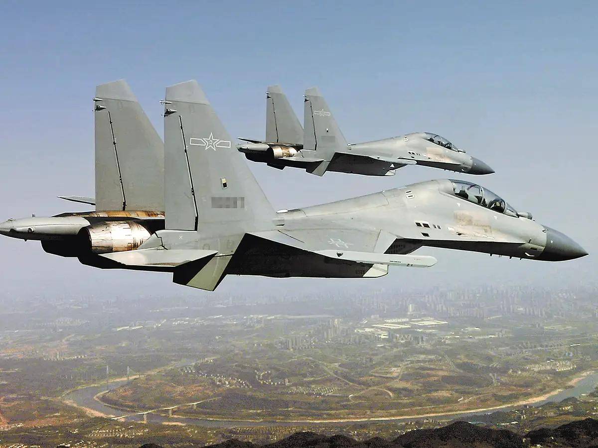 皇冠登一登二登三区别_解放军歼-16D“大战”台军F-16V战机皇冠登一登二登三区别，谁胜谁负，早已经失去悬念