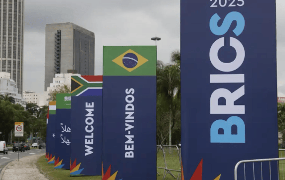 皇冠信用网如何注册_马杜罗被抓皇冠信用网如何注册，武契奇动摇了，关键时刻中国扛大旗，王毅发出最强音