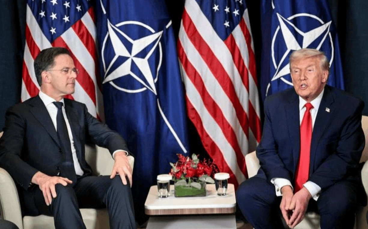 介绍个信用盘网址_特朗普走下专机就懵了介绍个信用盘网址,现场竟无一人迎接,独自走完空荡荡红毯