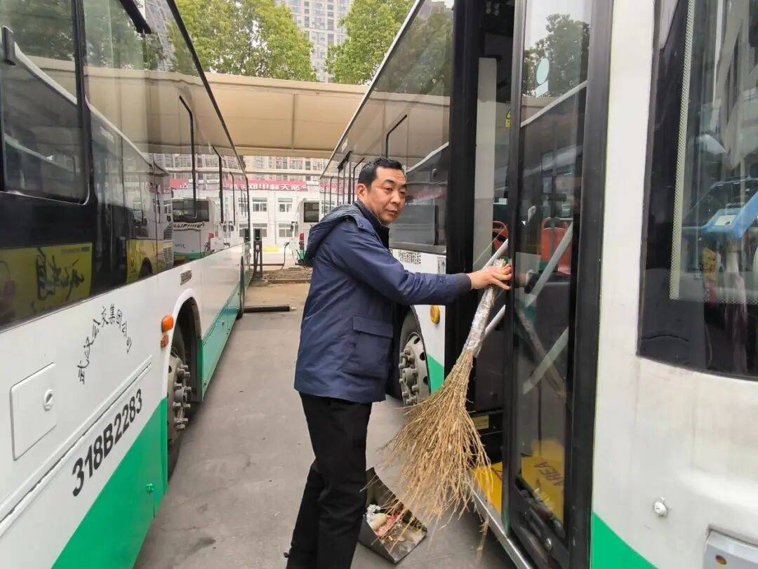 皇冠信用网会员账号_武汉男子坚持16年不熬夜不喝酒皇冠信用网会员账号,原因让人没想到……