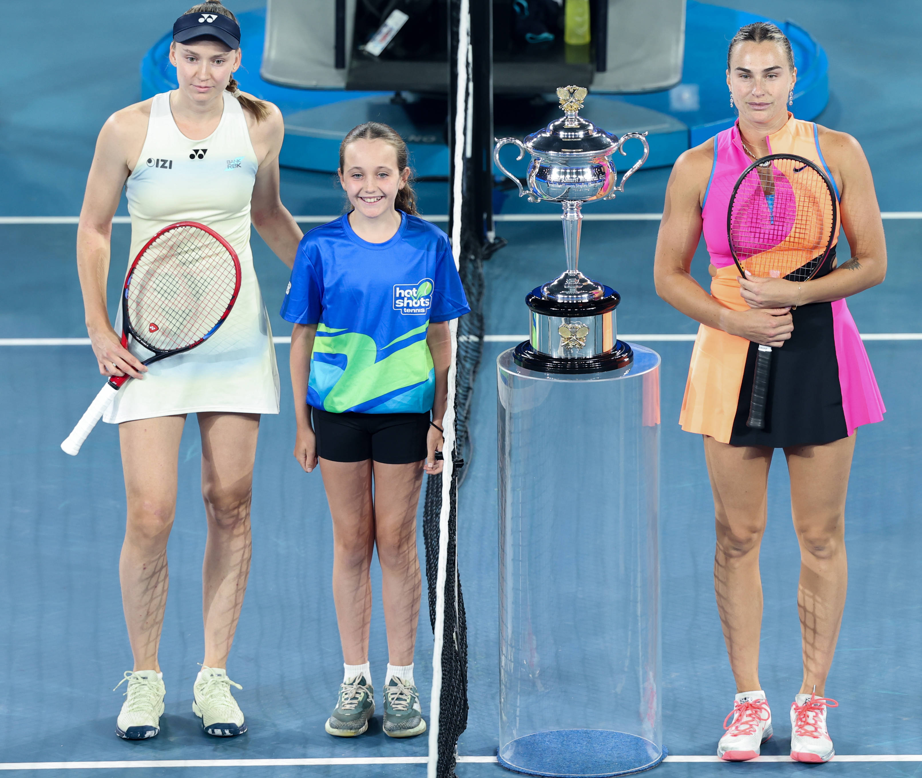 皇冠信用网出租足球_（体育）网球——澳网女单决赛：莱巴金娜对阵萨巴伦卡