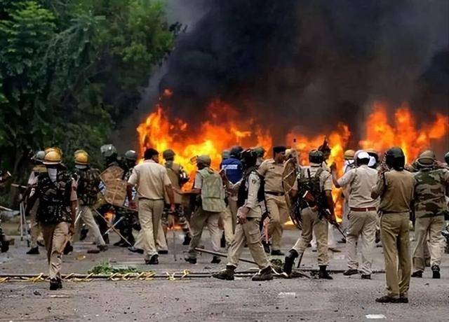 皇冠信用网会员账号_血债血偿!中巴情报网激活皇冠信用网会员账号,巴军3天击毙216人,却遭到残忍报复