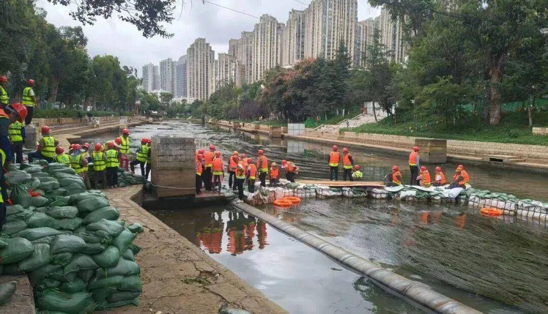 皇冠信用网会员开户_昆明多个区域停水三天 大口径原水管道突发爆管皇冠信用网会员开户,居民用水受影响